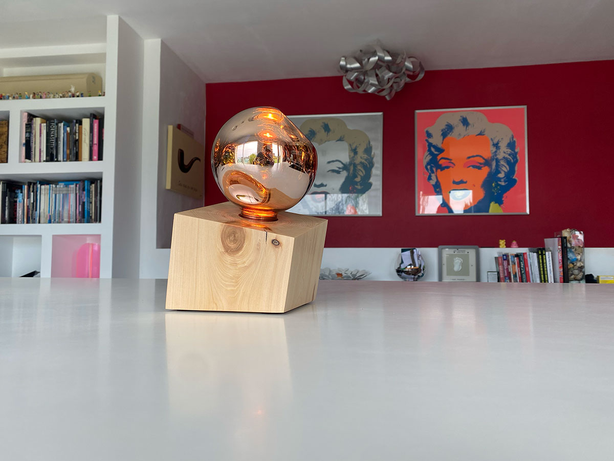 CUB Brugnela n°1 — lampe en bois artisanale, vue 2