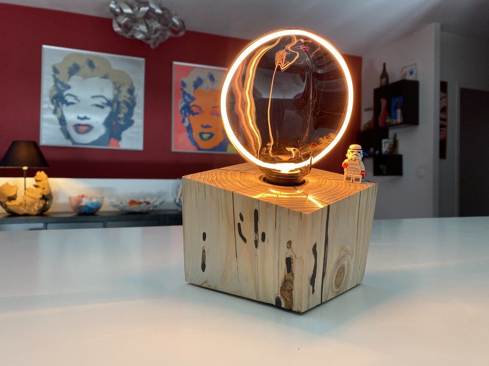 CUB Capeù n°2 — lampe en bois artisanale, vue 2