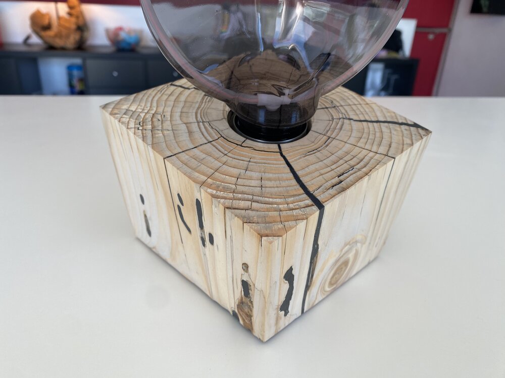 CUB Capeù n°2 — lampe en bois artisanale, vue 5