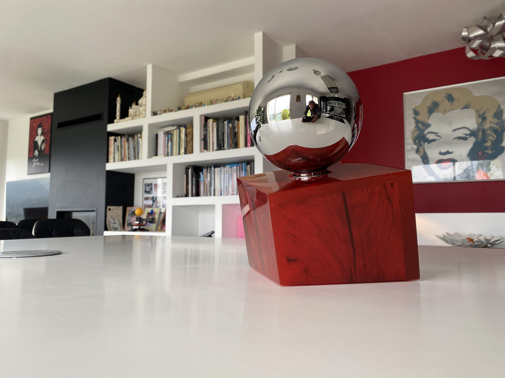 Issa Nissa — lampe en bois artisanale, vue 2