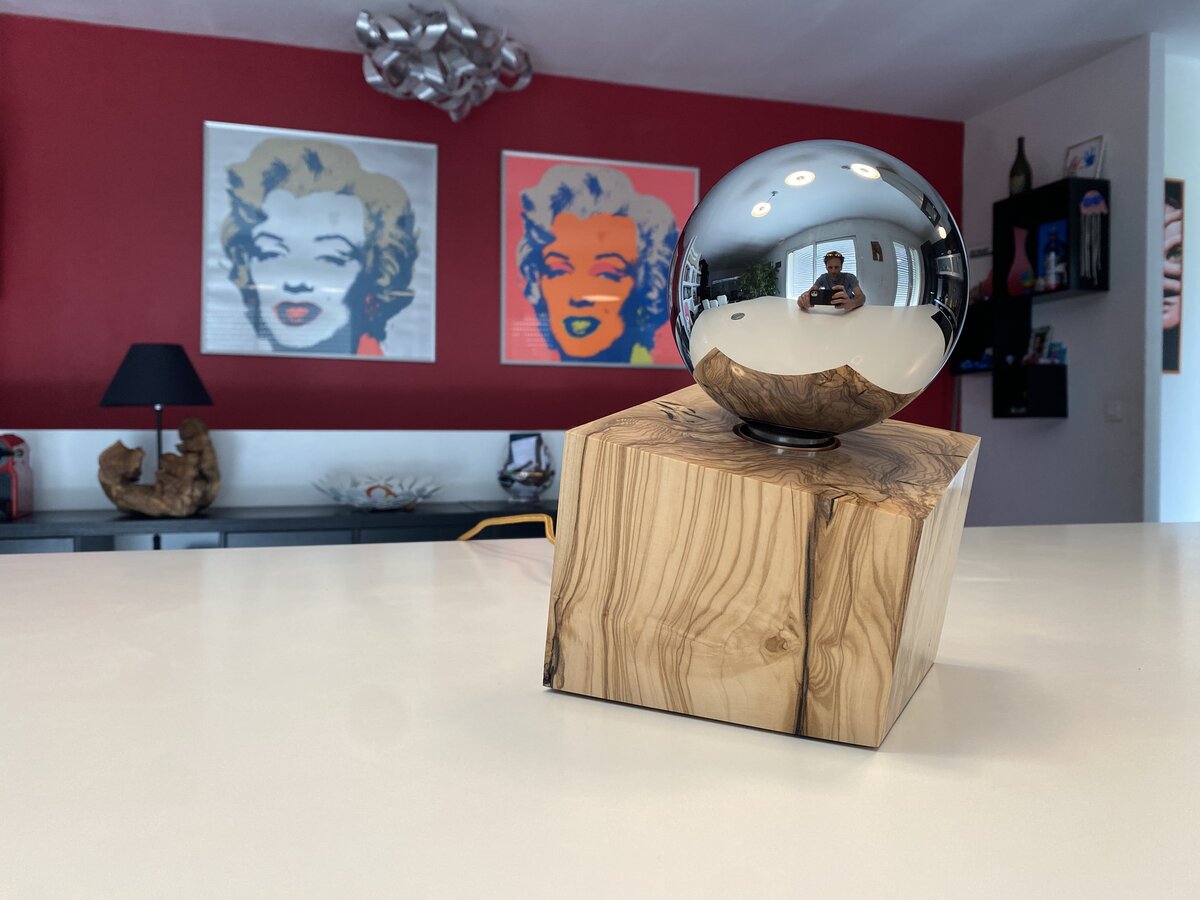 CUB Oliviera n°3 — lampe en bois artisanale, vue 3