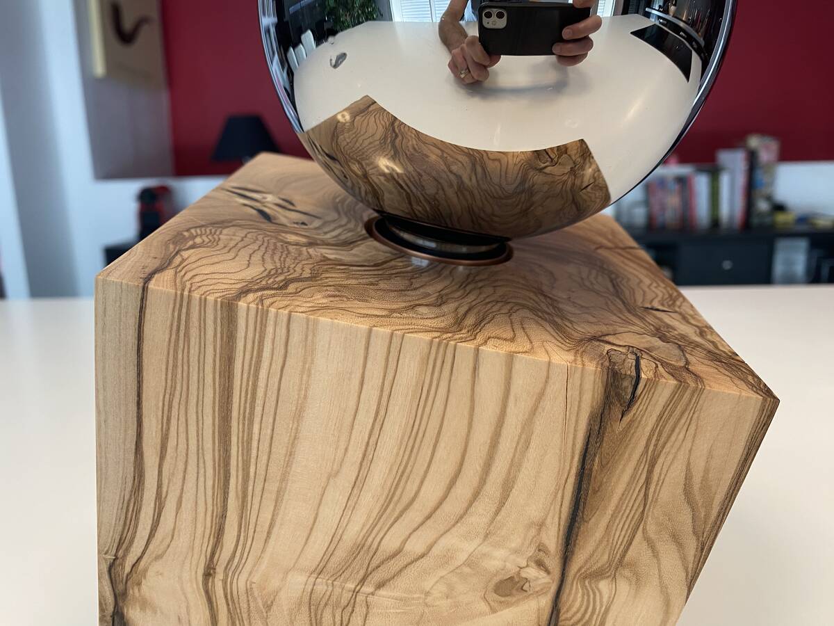 CUB Oliviera n°3 — lampe en bois artisanale, vue 4