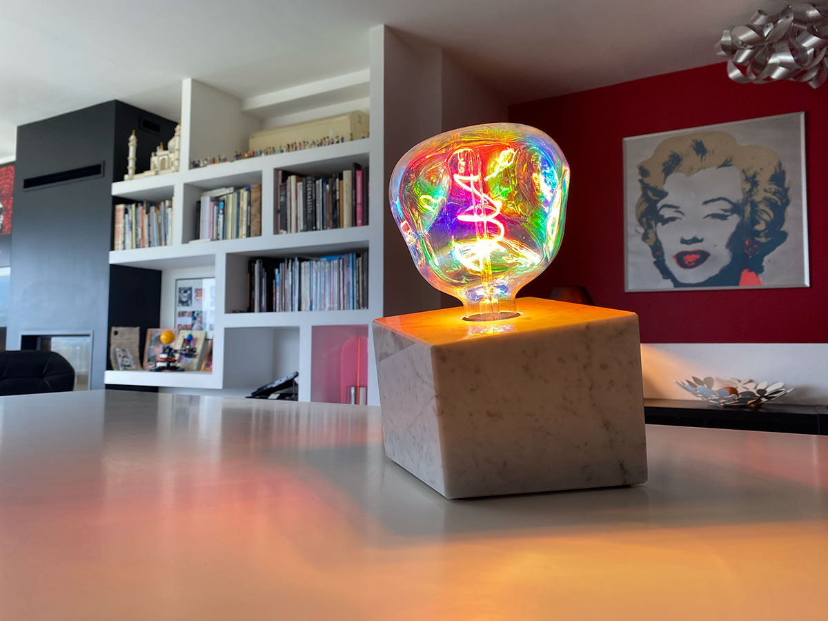 CUB Peïra — lampe en bois artisanale, vue 2