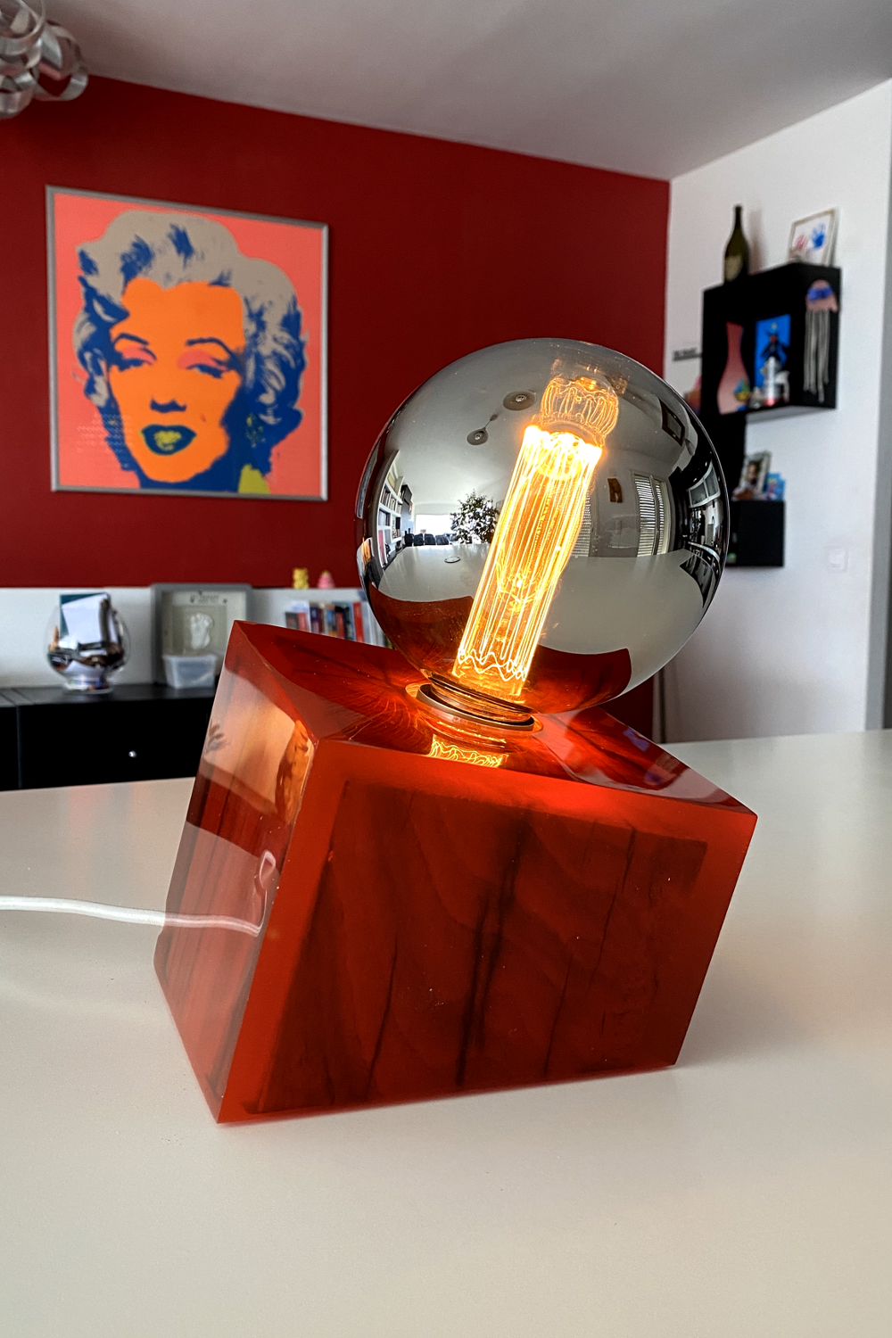 Issa Nissa — lampe en bois artisanale, vue 1