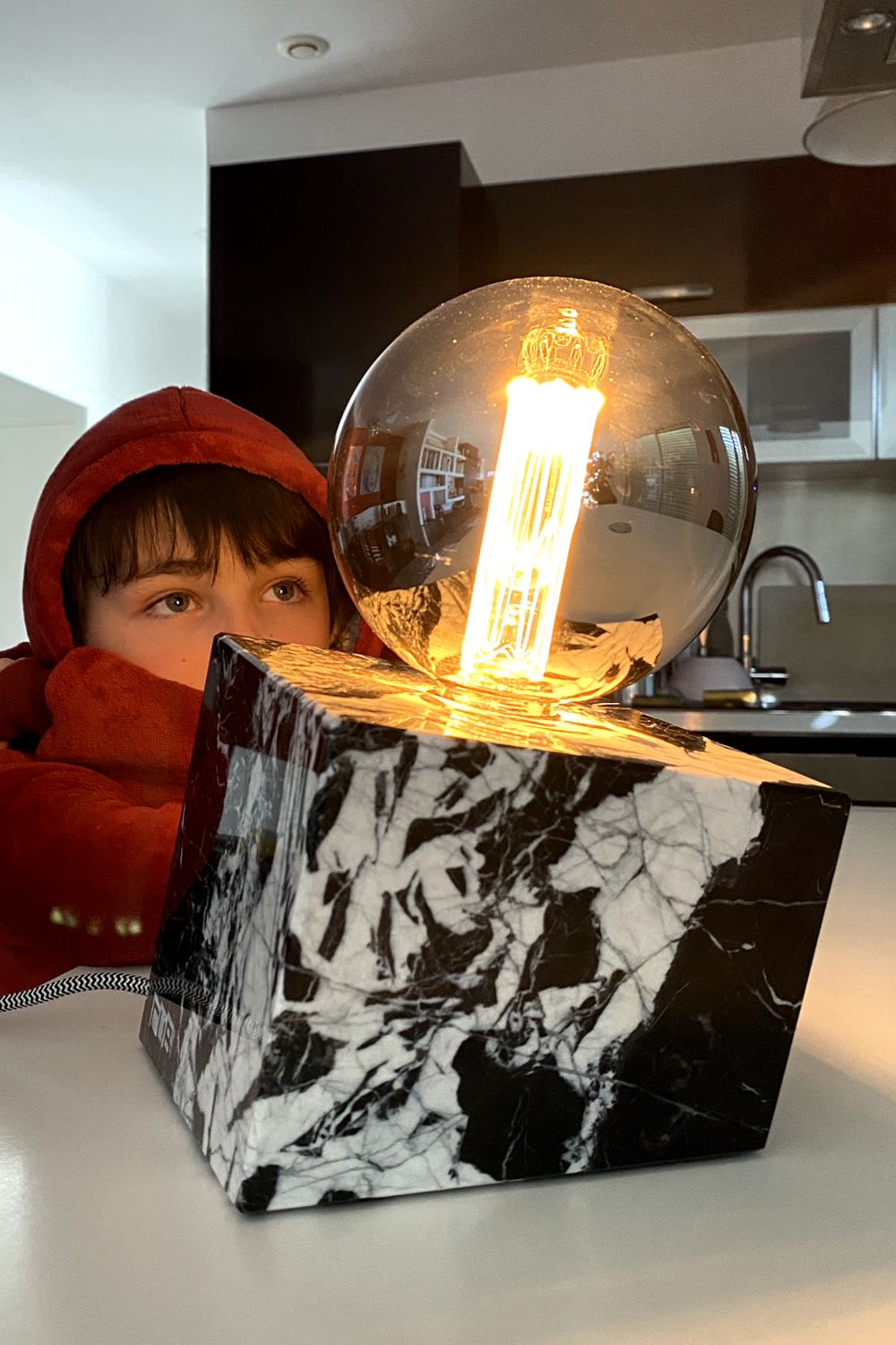 CUB Mounier — lampe en bois artisanale, vue 1